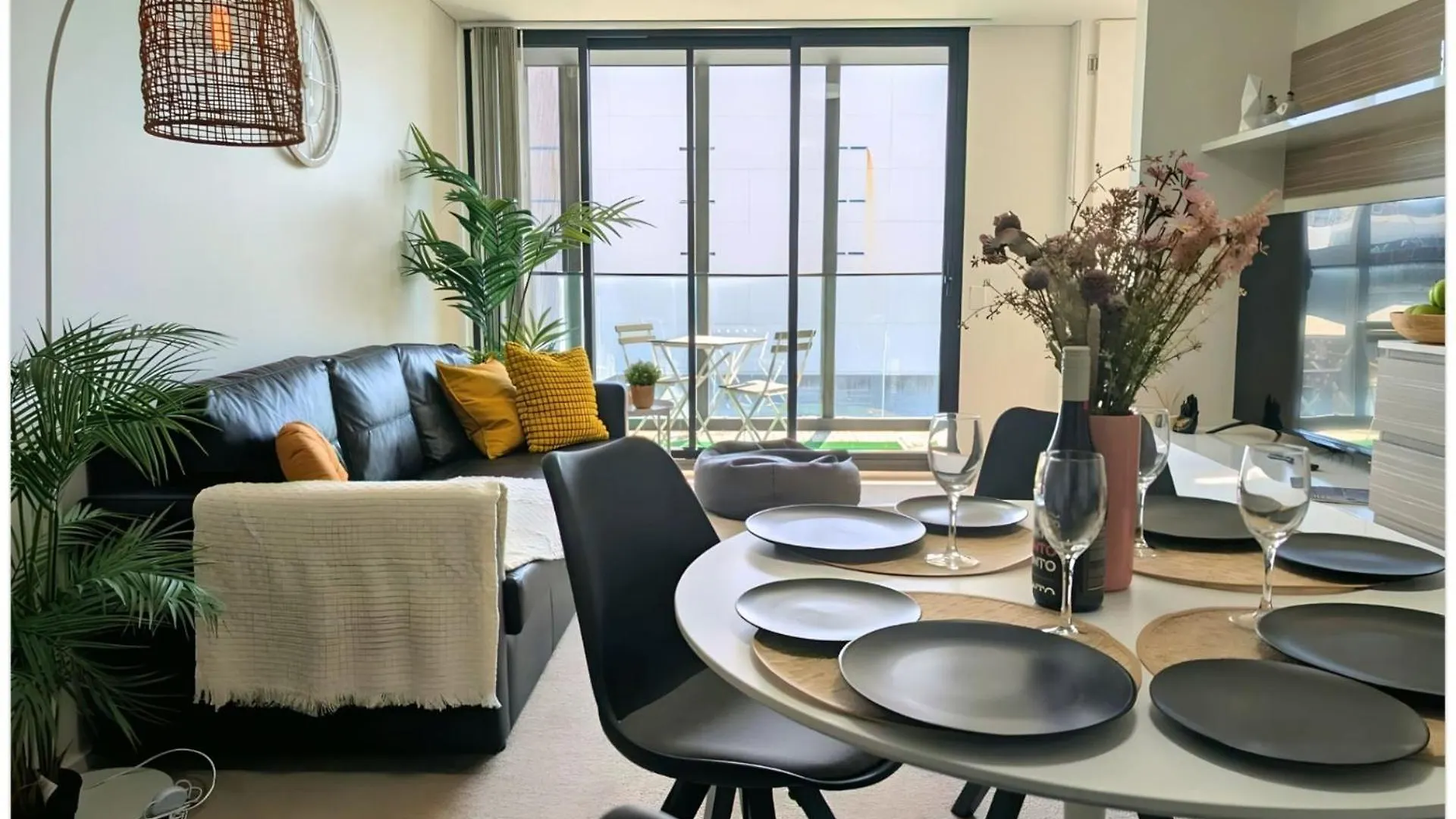 Samsara - 2Br Apartment On Flinders Adelaide